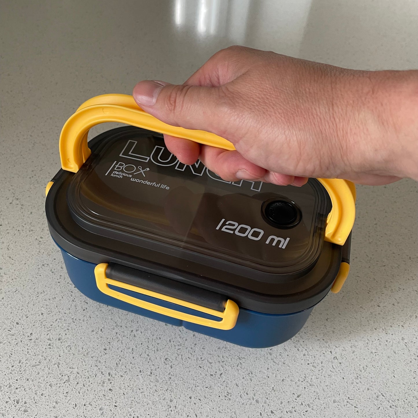 boite bento avec poignée bleu et jaune