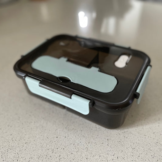 lunch box sur comptoir de cuisine